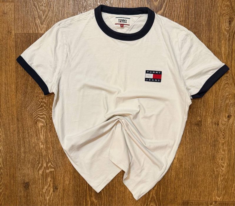 Футболка от Tommy Hilfiger