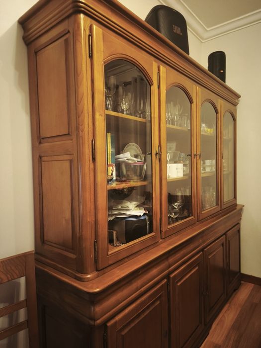 Conjunto de móveis de sala de jantar -  modelo Luís Filipe