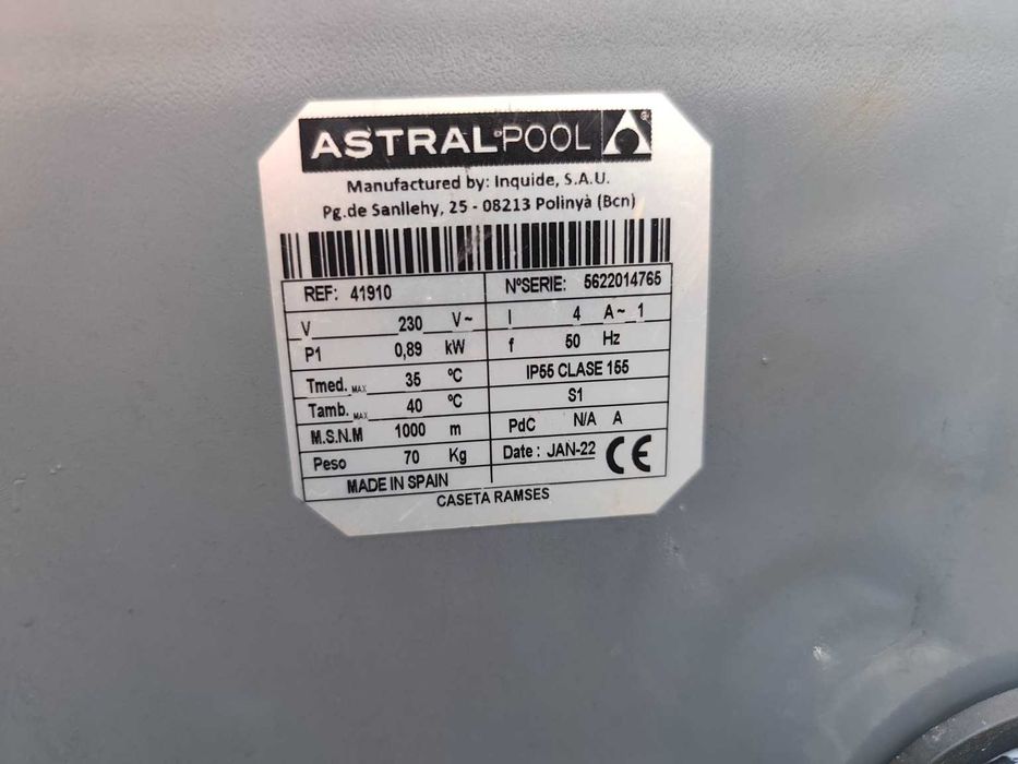 Bomba e filtro de piscina AstralPool com caseta Ramses