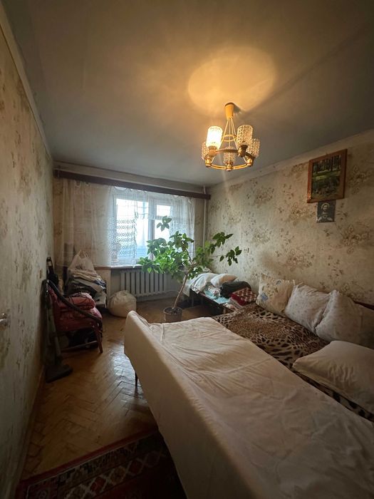 Продається квартира по вулиці Злуки, поруч парк!!!