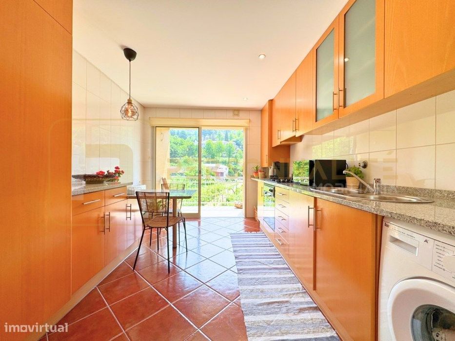 Apt. T2 Centro | Varanda | Lugar de garagem