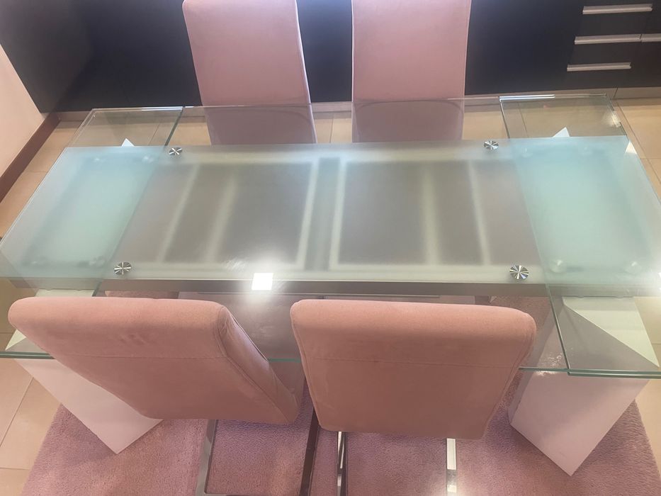 Mesa jantar extensível com 4 cadeiras