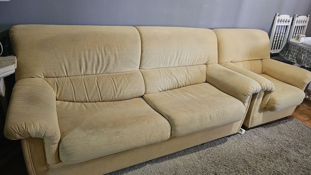 Vende-se conjunto de sofá em chenile

1 Sofá-cama de 3