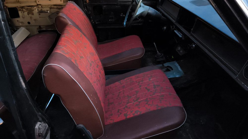 Fotele Wołga GAZ 24