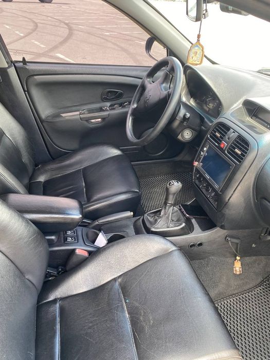 Mitsubishi Carisma
