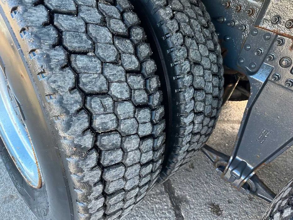 Лісовоз Volvo FH 480 6x4 надійніша за Man Daf Scania Mercedes з краном