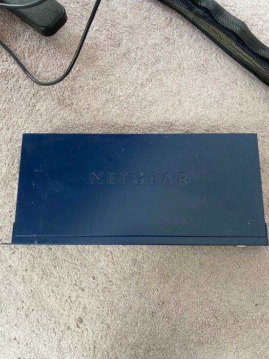 NETGEAR ProSafe 24port 10/100 Smart switch with 2 gigabit port
