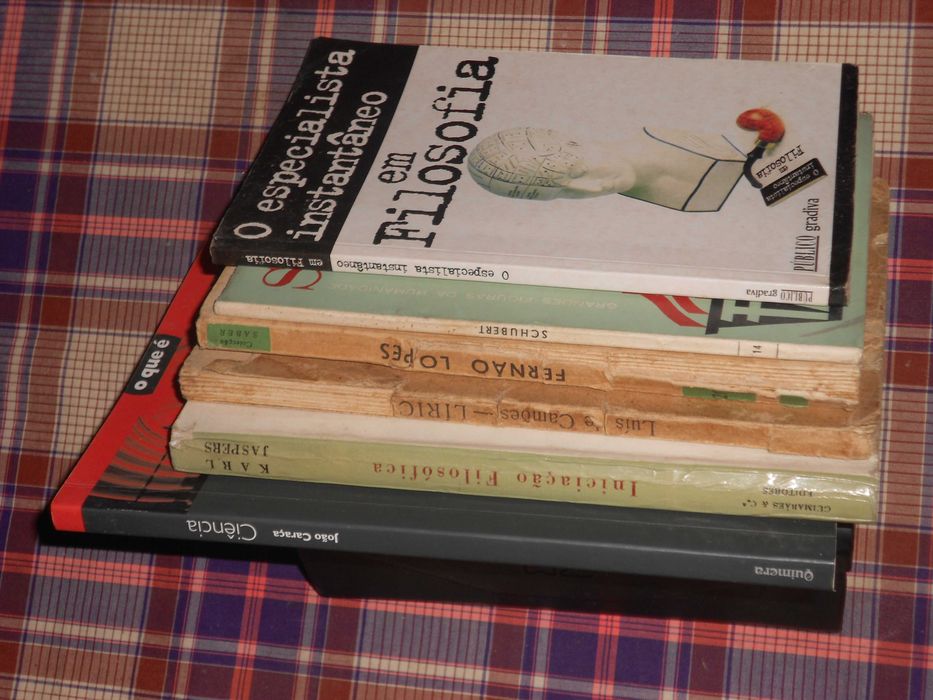 Livros diversos Caraça, Saraiva, Jaspers, Camões, etc