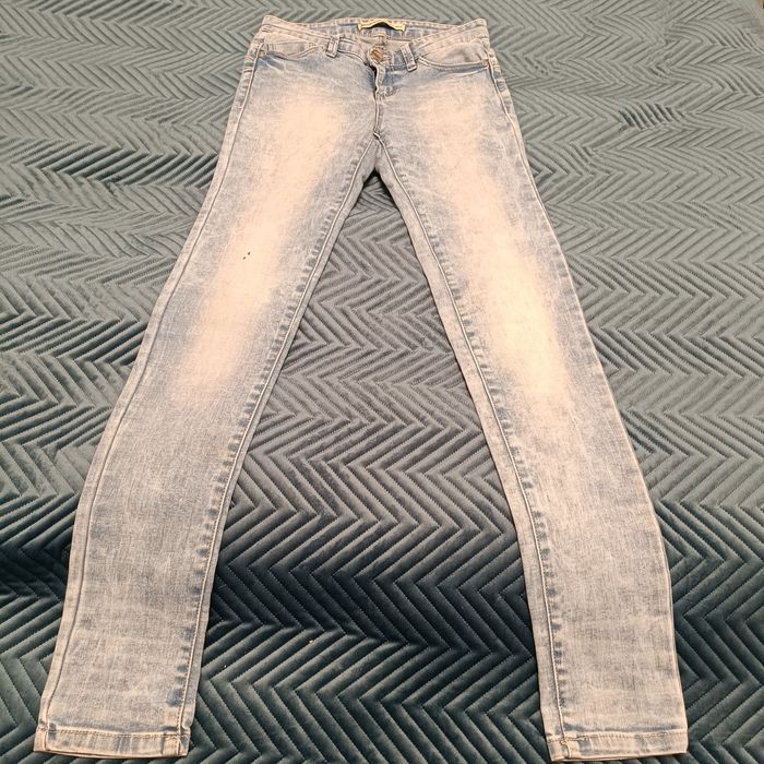 Jeansy Stradivarius