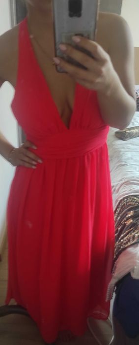 Długa koralowa sukienka, piękny dekolt, odkryte plecy, rozmiar 38