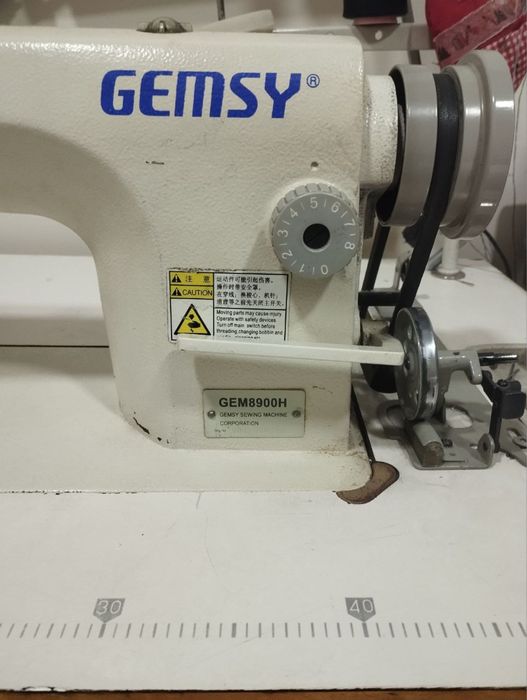 Продам швейний  оверлок промисловий та швейне обладнання