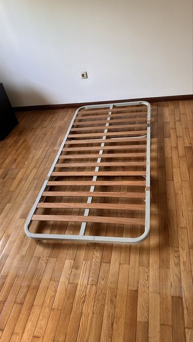 Estrado dobrável + colchão 90x190 cm – prático e fácil de arrumar