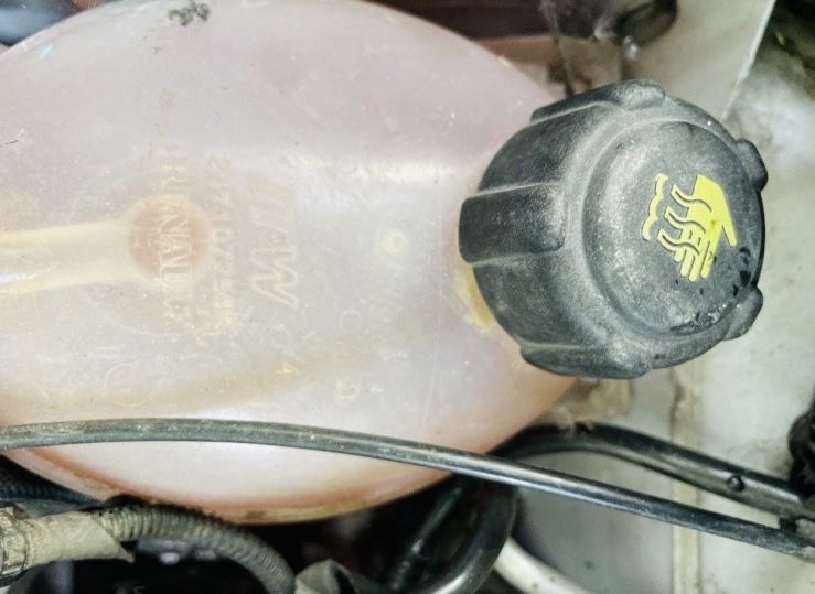 Колпак ковпак Кришка Пробка расширительного бачка Renault Lodgy Dokker
