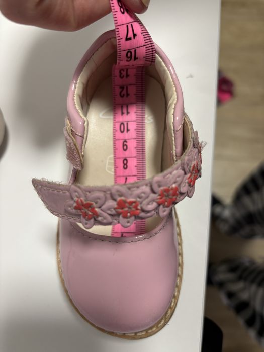 Туфлі на дівчинку, лаковані туфлі Clarks, 20-21 розмір