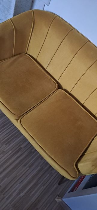 Sofa musztardowa