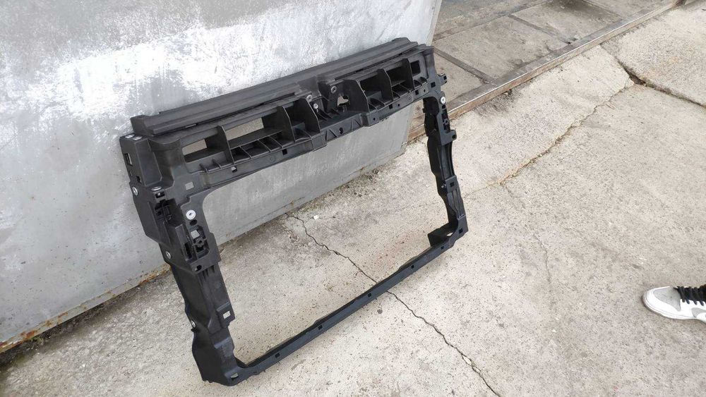 Панель передняя широкая (телевизор )Volkswagen VW TIGUAN USA 2017-