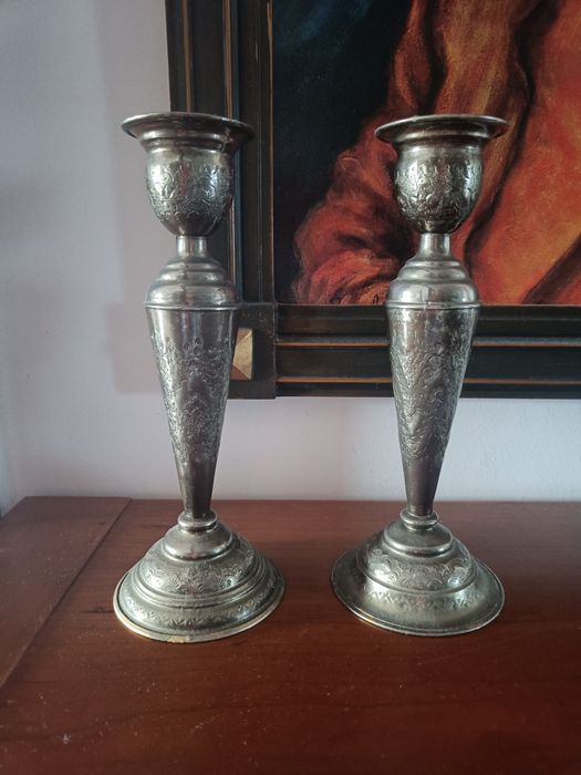 Castiçais de estanho