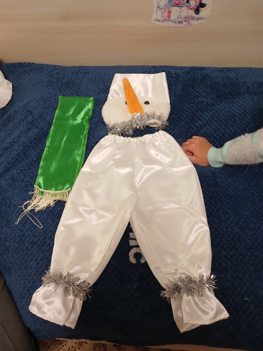 Новогодний костюм снеговика