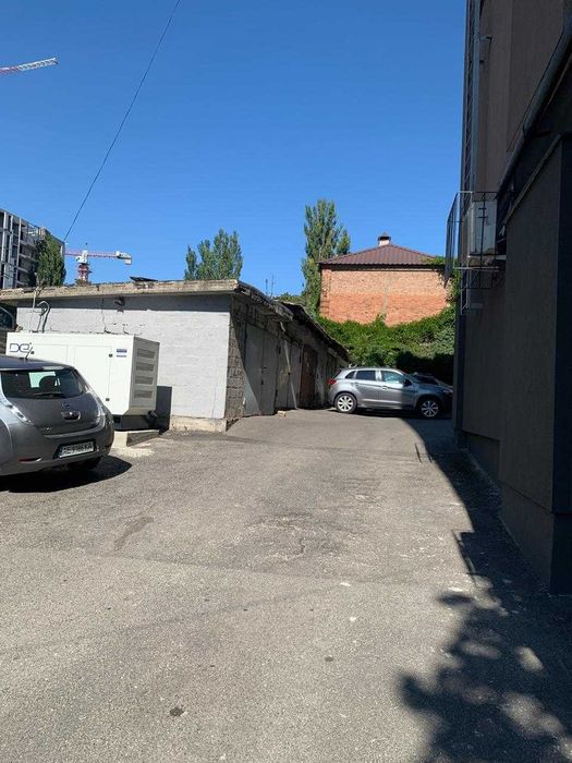 Продам гараж, центр, ул. Гоголя 14а