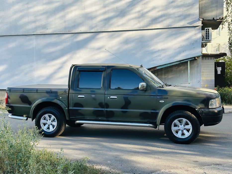 Продам Ford Ranger 2.5 дизель 4х4 пикап в хорошем состоянии