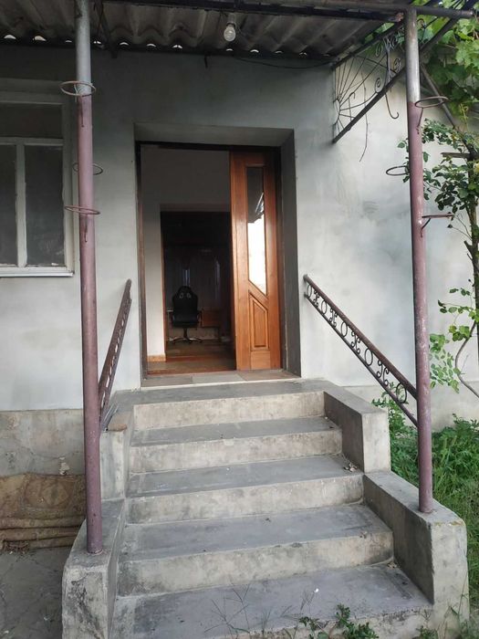 Продам будинок Берегово неподалік