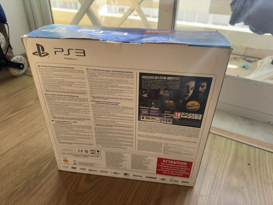 ps3 super slim - caixa the last of us com os manuais. tudo intacto