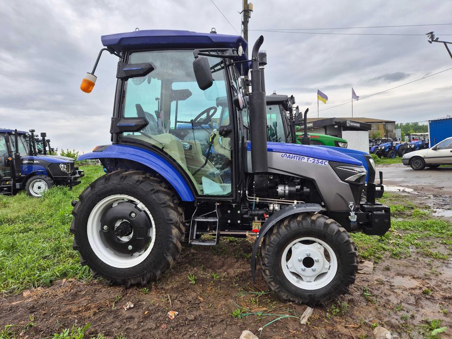 Трактор Файтер 254С с кабиной 2025 года выпуска