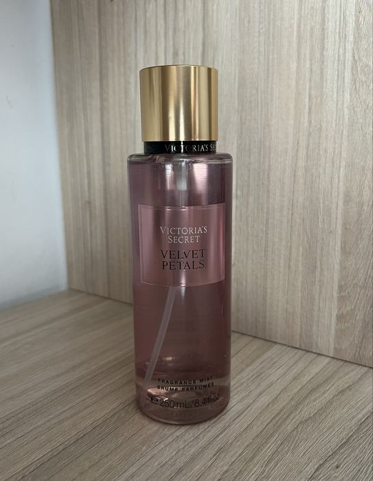 Mgiełka zapachowa Velvet Petals Victoria’s Secret
