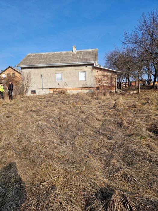 Продаж будинку в р-ні Роща ( верх)