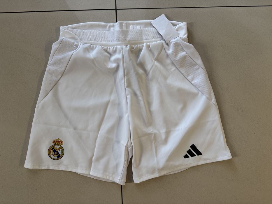 Oryginalne krótkie spodenki Real Madryt Adidas