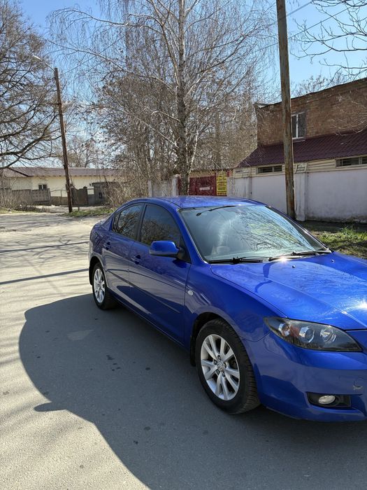 Продам Mazda 3 1.6л