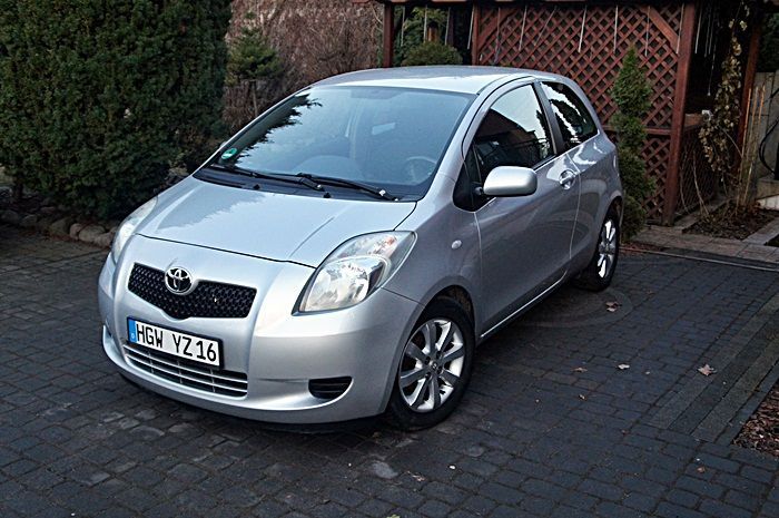 Toyota Yaris z niemiec po opłatach 1,3--KLIMA  BEZWYPADKOWA