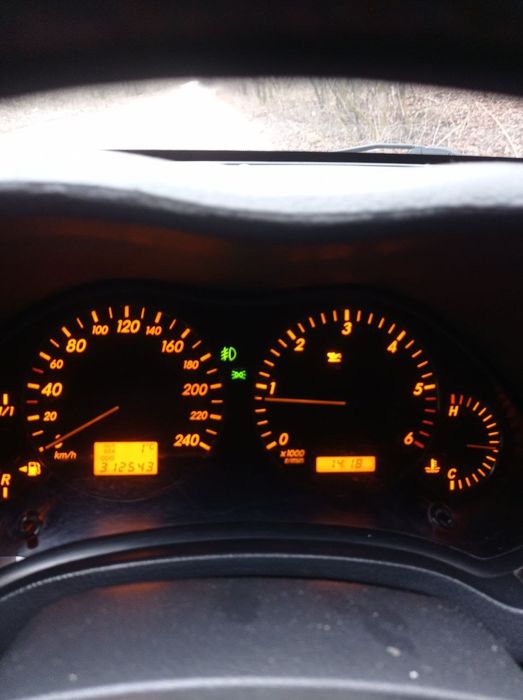 Тойота Авенсіс 2005 року 2.0 D4D