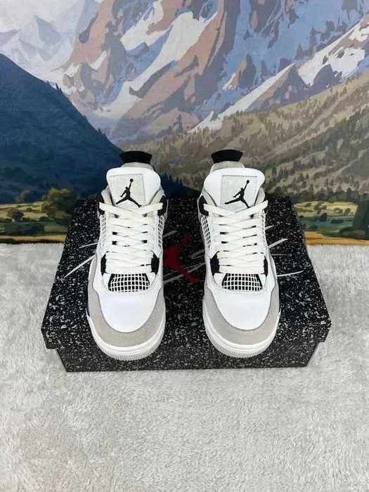 Jordan 4 Retro Military Black R.40