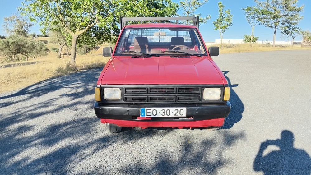 Nissan pick up 4x2 3 lugares