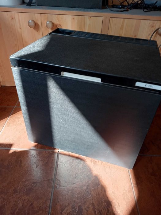 lodowka  absorpcyjna   do przyczepy na  220v