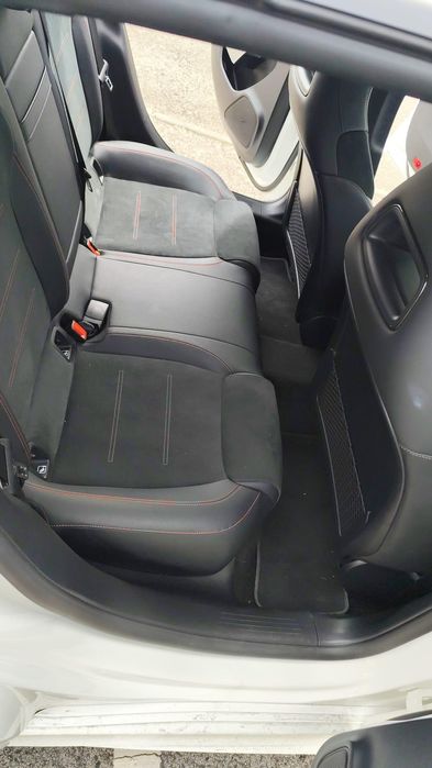 Mercedes Benz CLA 200 AMG pack night