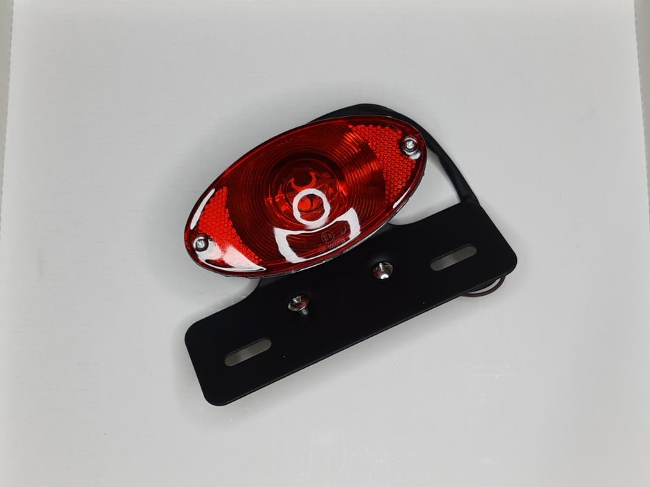 Стоп на мотоцикл универсальный светодиодный с рамкой под номер