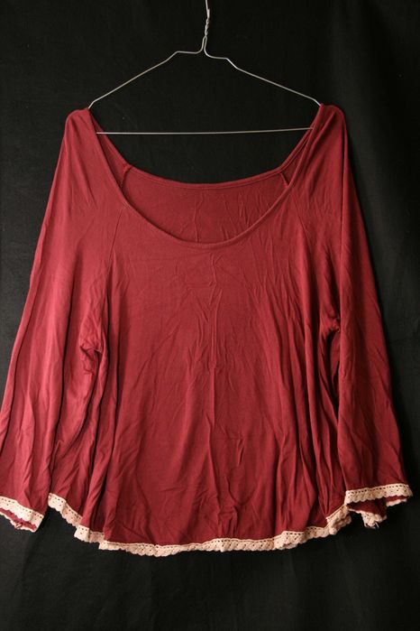Camisola Bordeaux c/ Renda
