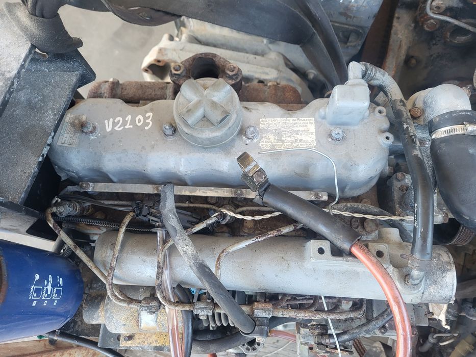 Motor kubota v2203