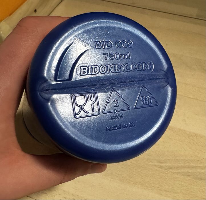 Bidon plastikowy. Butelka
