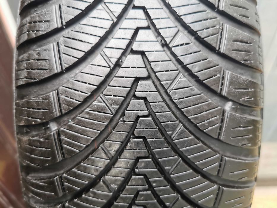413) Opona - 195/65/15 - Kumho - 7mm - 1x2023 - Całoroczna