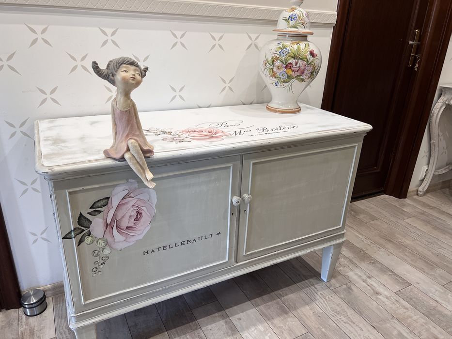 Piękna komoda shabby chic