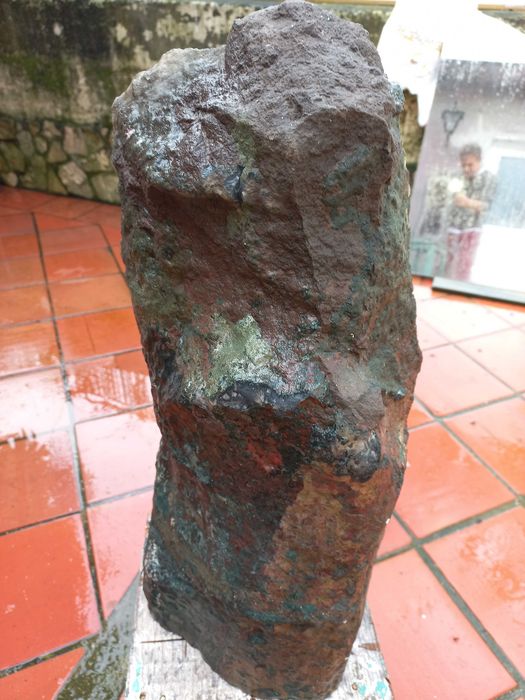 # Ametista gruta/capela com incrustações de cristais
