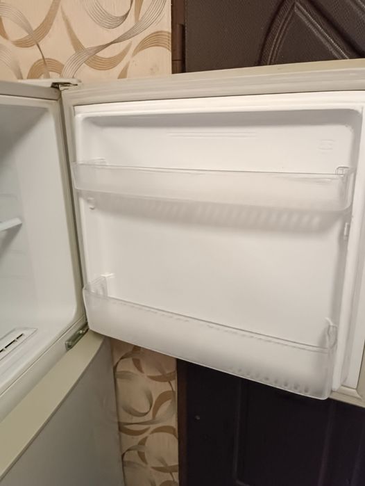 Холодильник Samsung RT34GCMG2/BWT