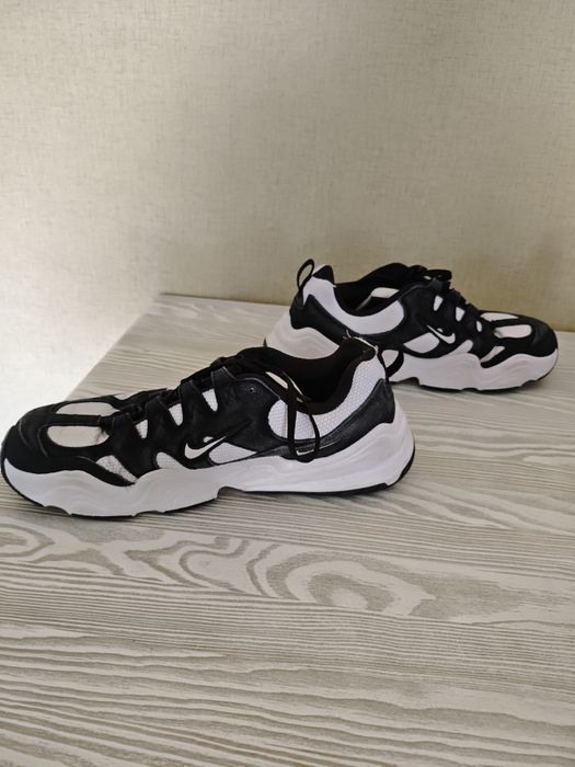 Кроссовки Nike 42.5 см