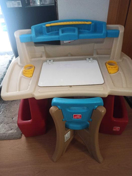 Secretária até 10 anos