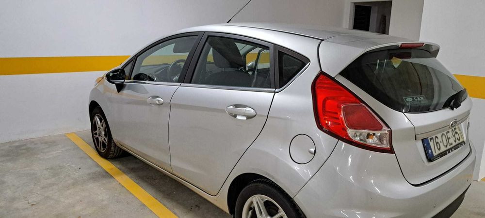 Vendo Carro Ford Fiesta de Nov 2013