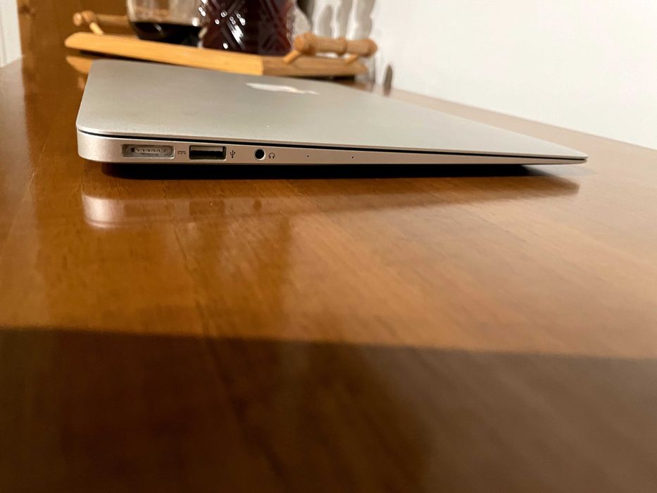 MacBook Air 13,3'' 2017, Intel Core i5, 8GB de SDRAM, SSD de 128 GB