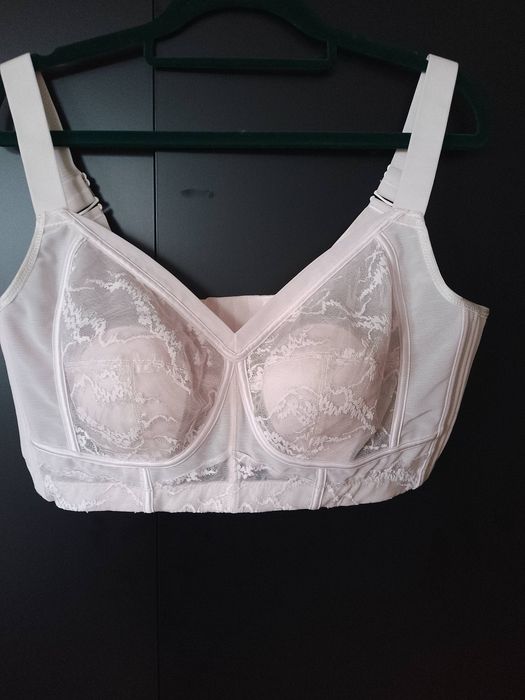 Biustonosz 90 D w kolorze blado-różowym